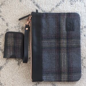 Black and Gray PlaidWristlet